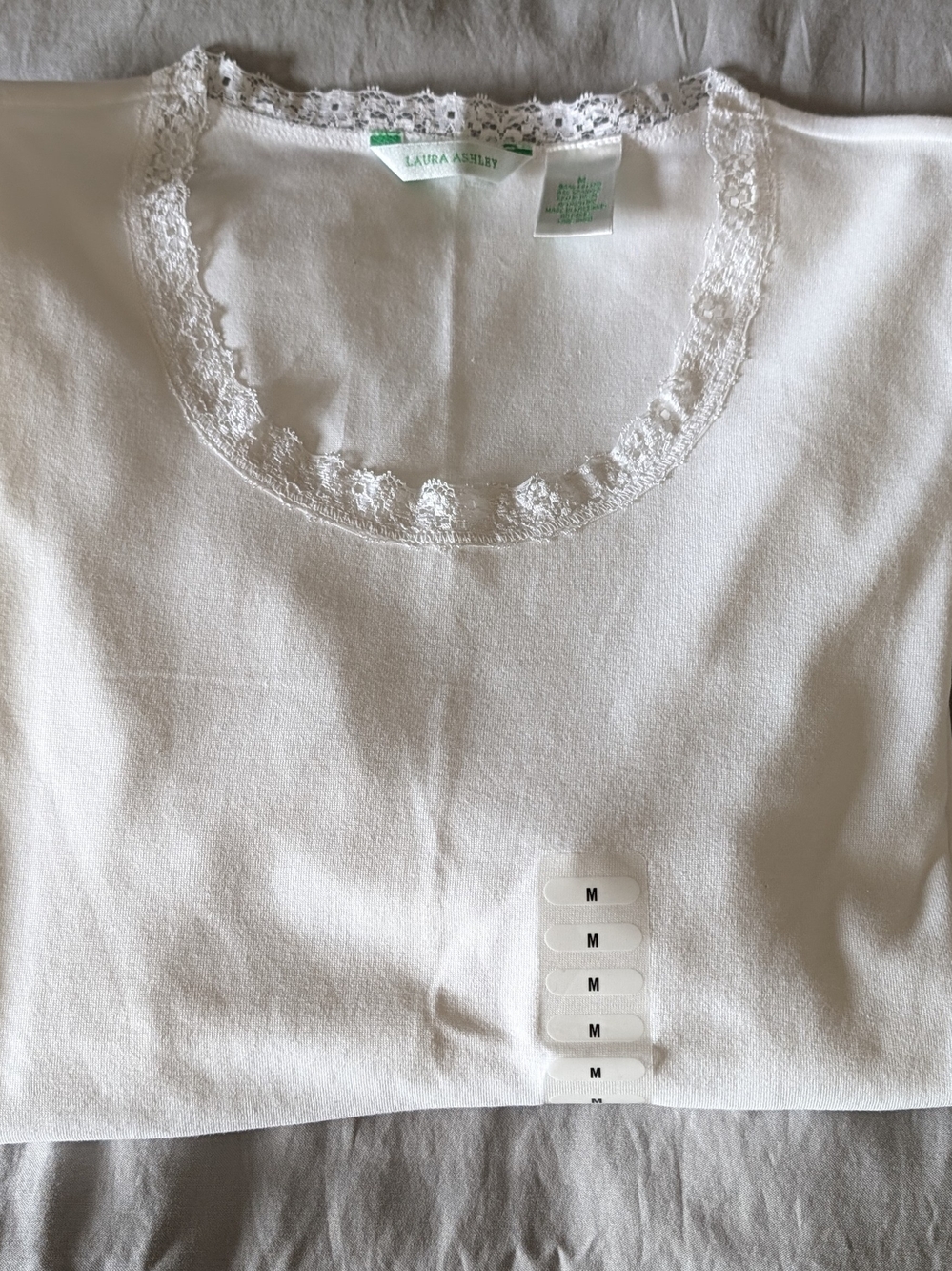 Laura Ashley Womens medium White Lace-Trim 3/4 Length Sleeve Tee